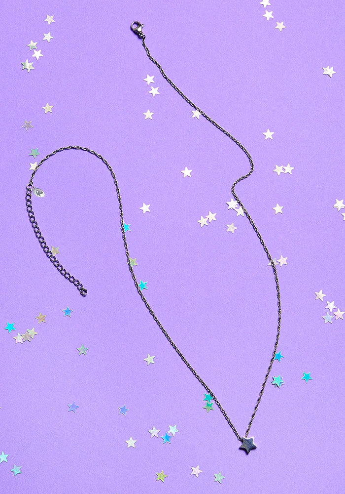 Olivia Rodrigo - star necklace